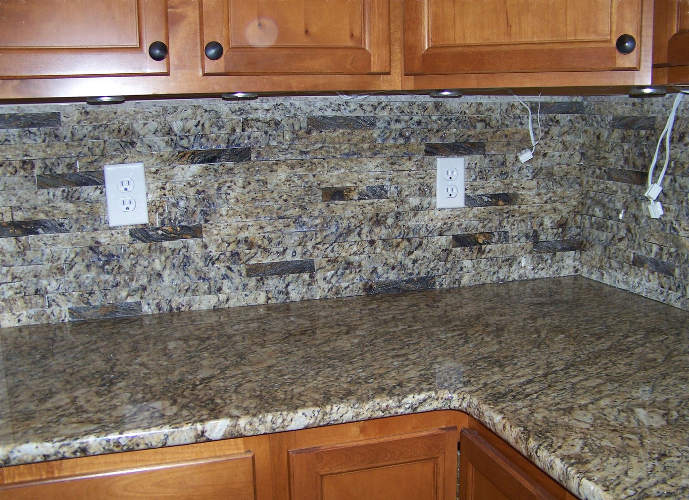 granite kitchen backsplash